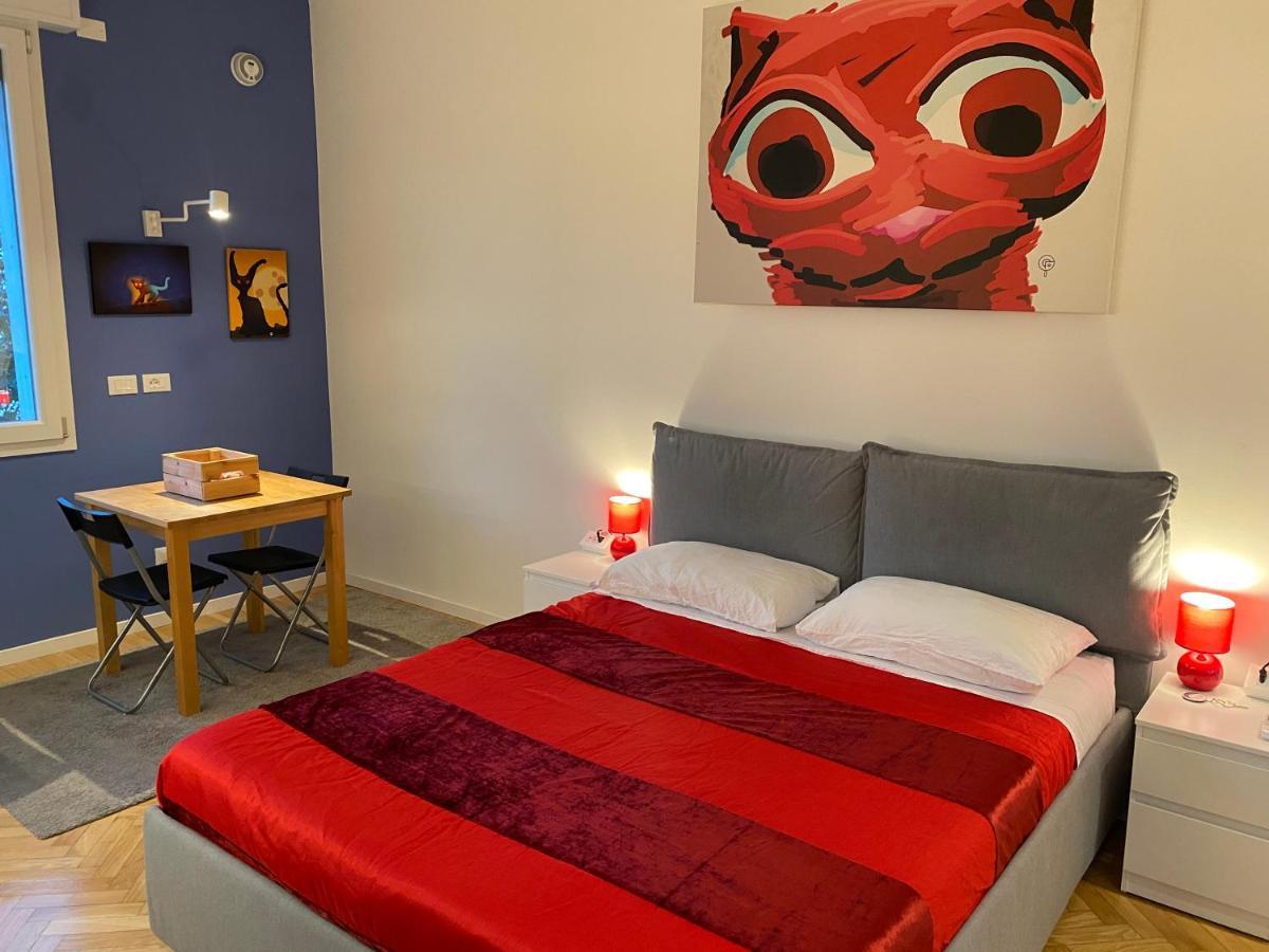 Tra Le Torri B&B - Ampia Stanza Privata In Appartamento Con Bagno Privato Accessibile Da Corridoio Болонья Екстер'єр фото