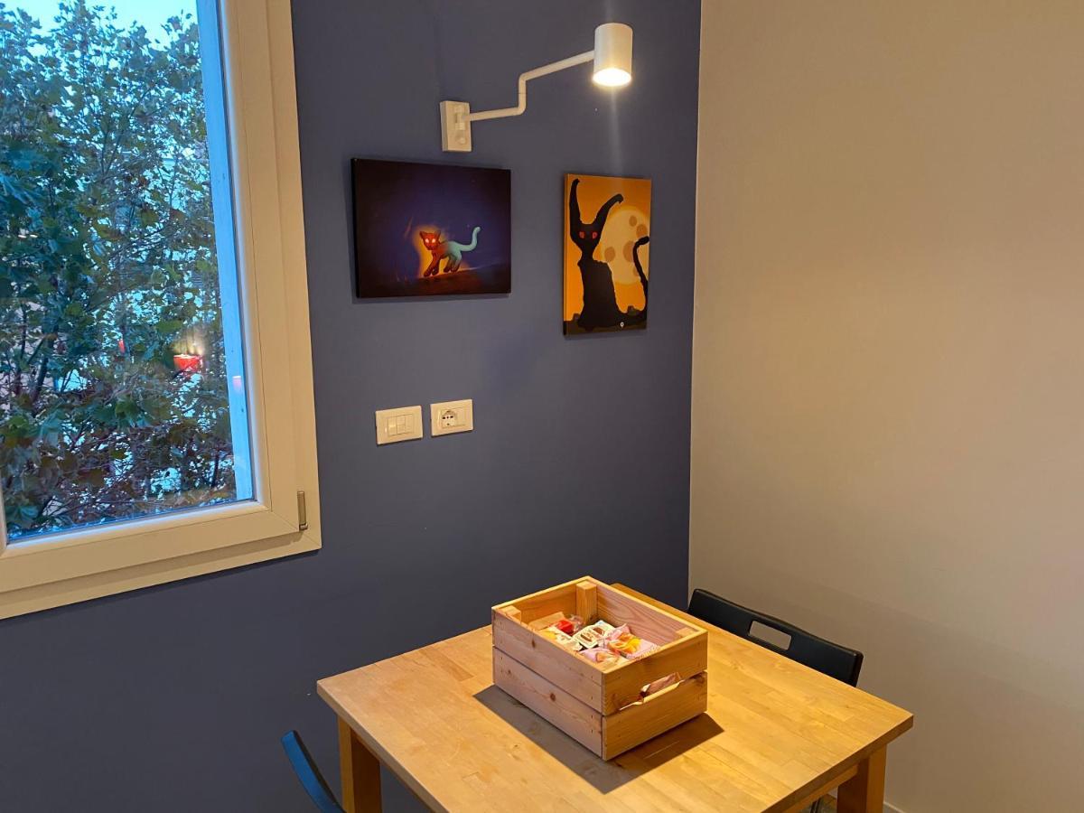 Tra Le Torri B&B - Ampia Stanza Privata In Appartamento Con Bagno Privato Accessibile Da Corridoio Болонья Екстер'єр фото