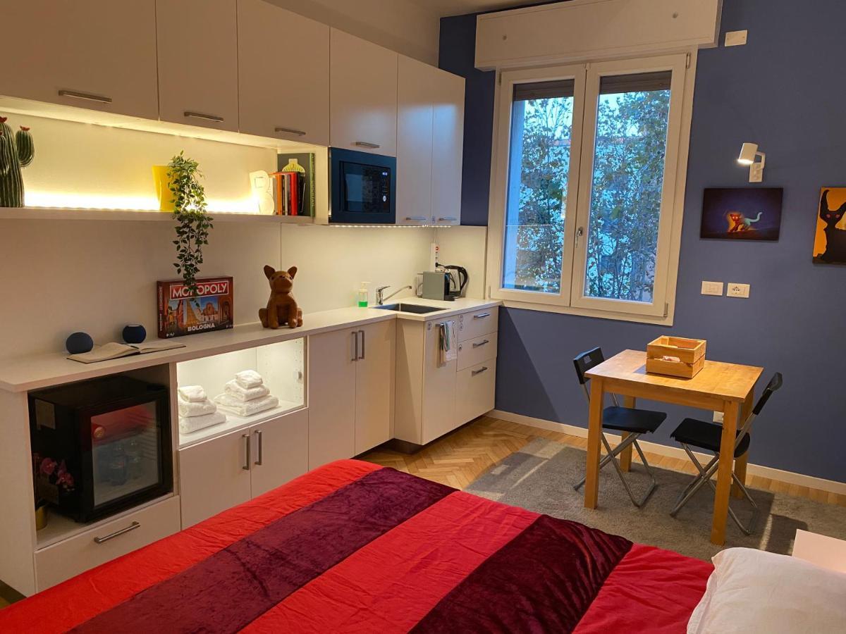 Tra Le Torri B&B - Ampia Stanza Privata In Appartamento Con Bagno Privato Accessibile Da Corridoio Болонья Екстер'єр фото